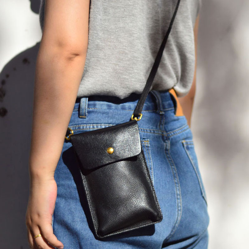 Leatherwork Rivets - حقيبة هاتف محمول AETOO-Crossbody للإناث ،