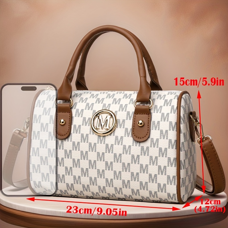 حقيبة كتف نسائية بحروف أبجدية  - مراجعة Leatherwork Logo وسعره