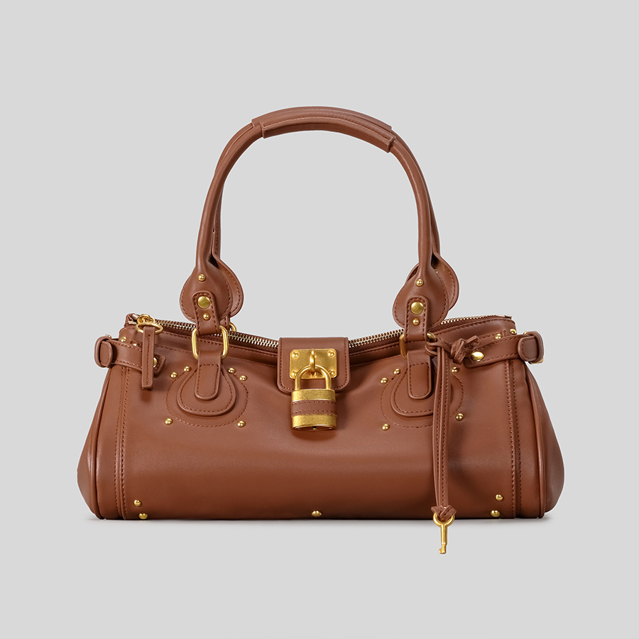 حقيبة بوسطن نسائية جديدة بتصمي - مراجعة Leatherwork Rivets وسعره