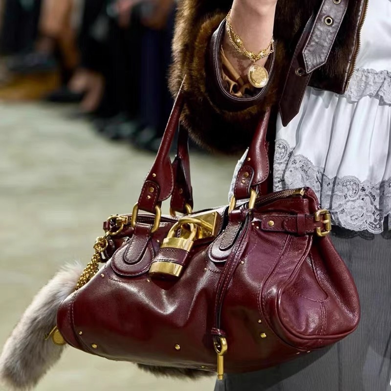 حقيبة بوسطن نسائية جديدة بتصمي - مراجعة Leatherwork Rivets وسعره