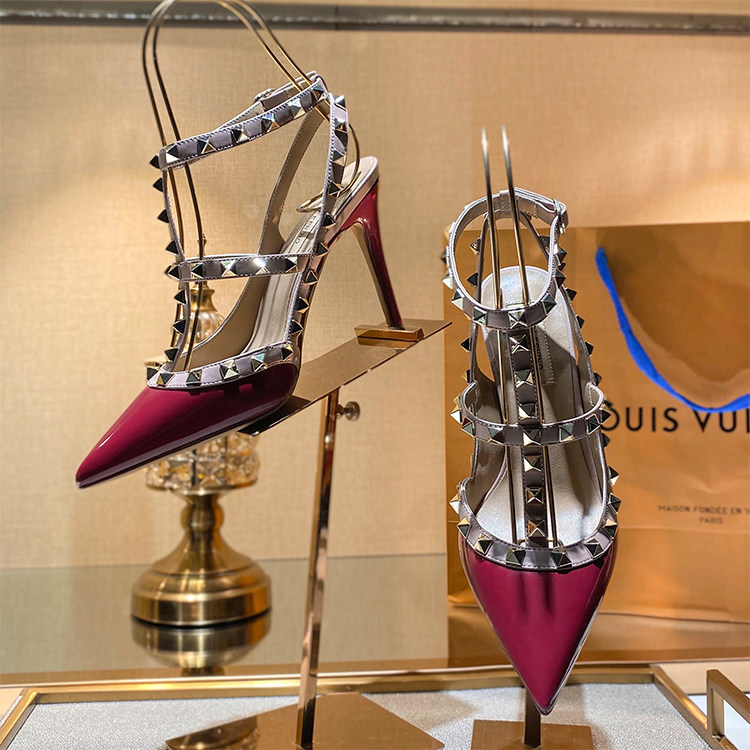 صنادل نسائية بكعب عالٍ بتصميم  - مراجعة Leatherwork Rivets وسعره