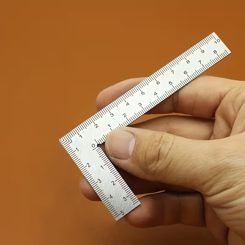 مسطرة صغيرة على شكل حرف L من ا - مراجعة Leatherwork Ruler وسعره